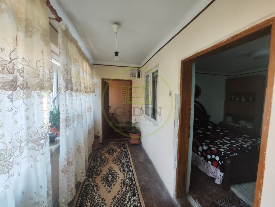Casa 4 camere, teren 250 mp, localitatea Podari, zona Profi Loco.