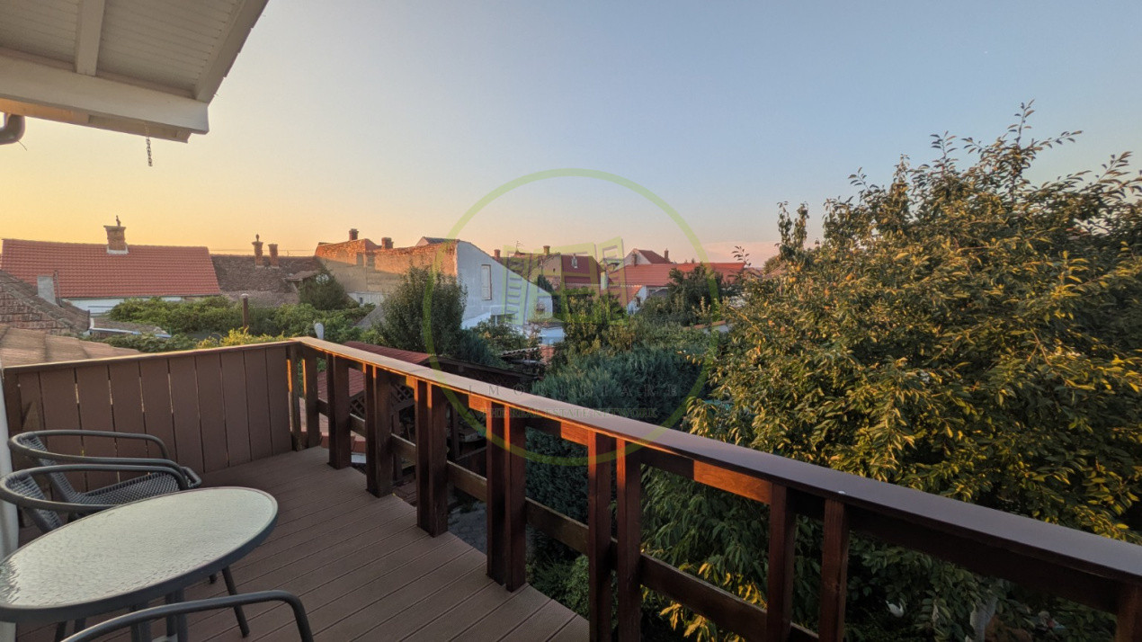 Proprietate unică în Piața Cluj - 5 camere, o bucătărie + o chicinetă, 3 băi