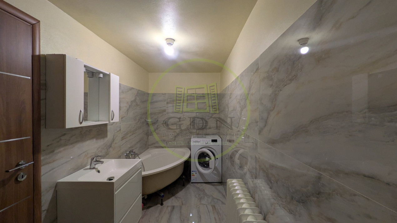 Proprietate unică în Piața Cluj - 5 camere, o bucătărie + o chicinetă, 3 băi