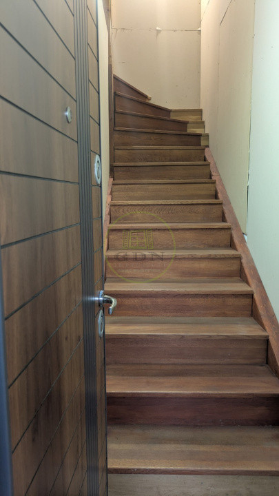 Proprietate unică în Piața Cluj - 5 camere, o bucătărie + o chicinetă, 3 băi