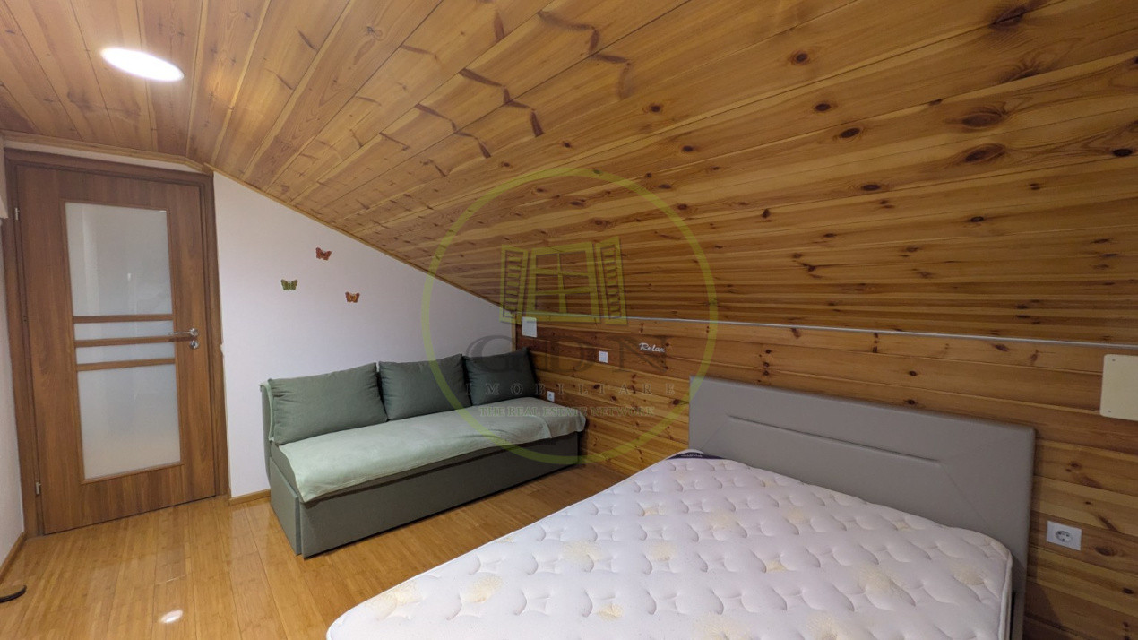 Proprietate unică în Piața Cluj - 5 camere, o bucătărie + o chicinetă, 3 băi