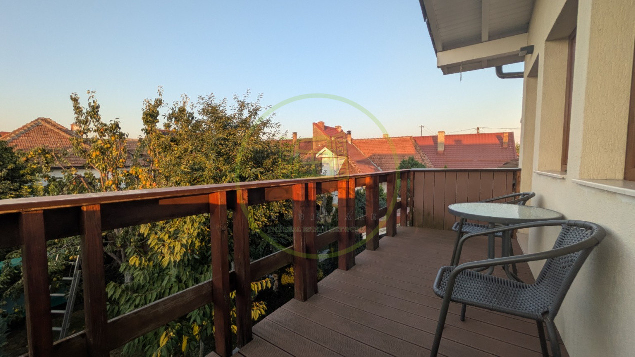 Proprietate unică în Piața Cluj - 5 camere, o bucătărie + o chicinetă, 3 băi