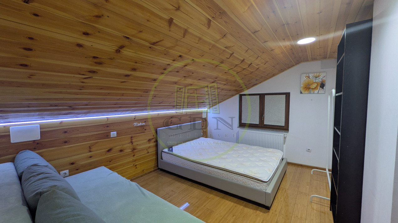 Proprietate unică în Piața Cluj - 5 camere, o bucătărie + o chicinetă, 3 băi