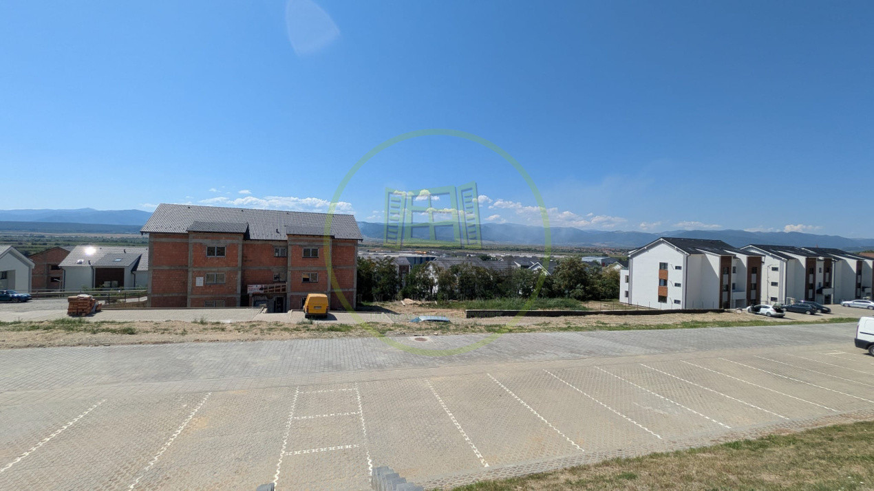 Vedere spre munti și parcare la DaVinci Homes - Apartament 1 cameră de vânzare