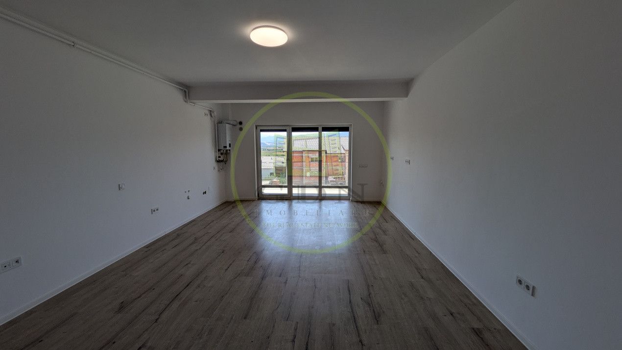 Vedere spre munti și parcare la DaVinci Homes - Apartament 1 cameră de vânzare