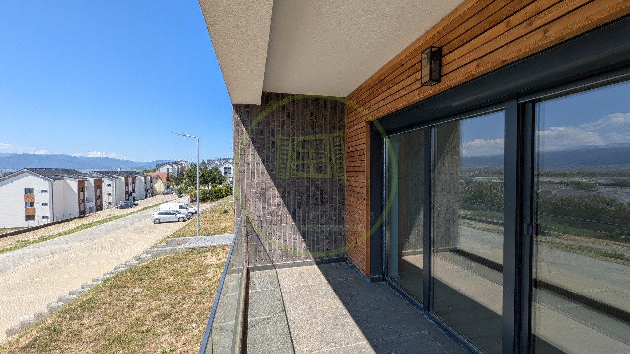 Vedere spre munti și parcare la DaVinci Homes - Apartament 1 cameră de vânzare
