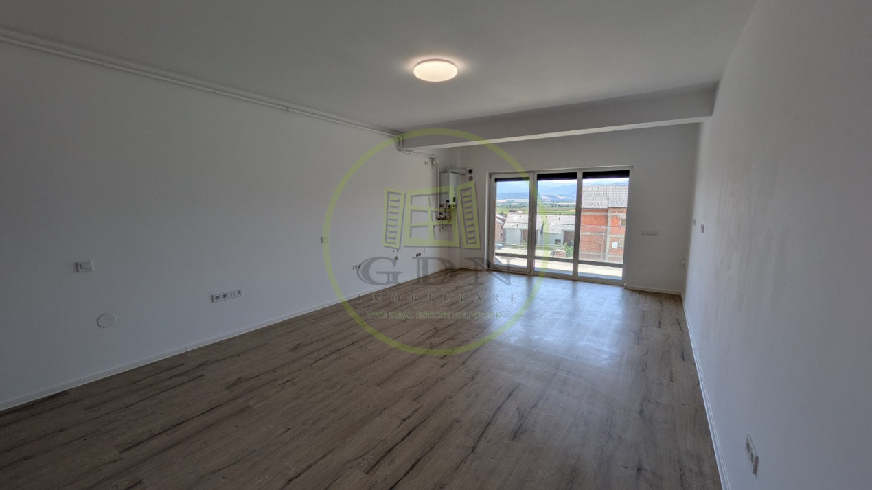 Vedere spre munti și parcare la DaVinci Homes - Apartament 1 cameră de vânzare