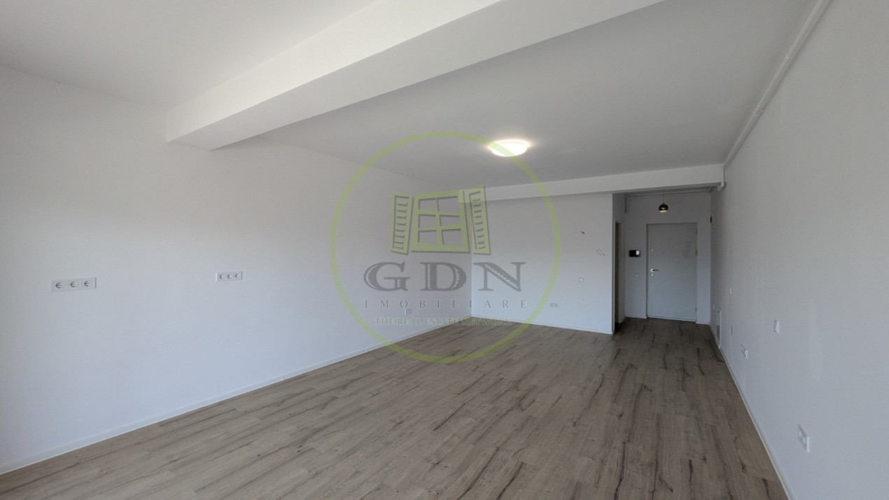 Vedere spre munti și parcare la DaVinci Homes - Apartament 1 cameră de vânzare