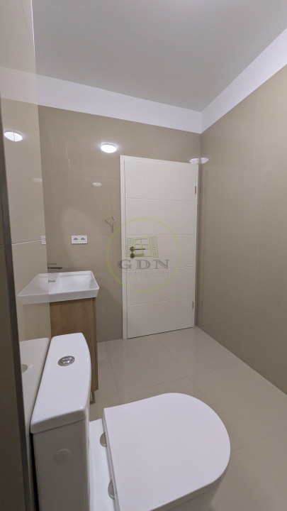 Vedere spre munti și parcare la DaVinci Homes - Apartament 1 cameră de vânzare
