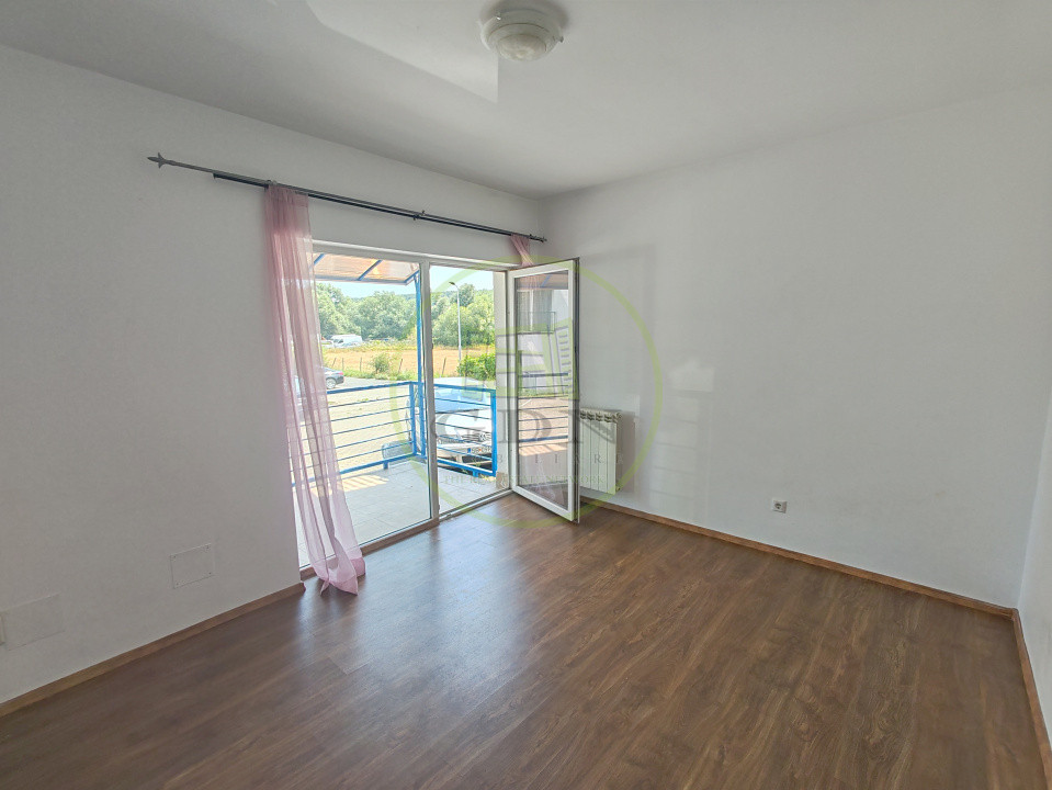 APARTAMENT 3 CAMERE DE VÂNZARE – CISNĂDIE | CURTE PROPRIE & 2 LOCURI DE PARCARE