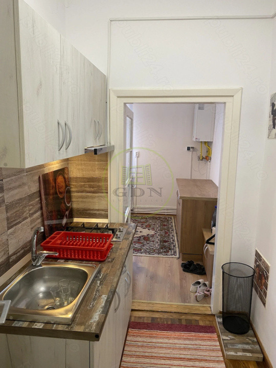 Garsonieră decomandată – Zona Centrală, utilată complet, taxe mici