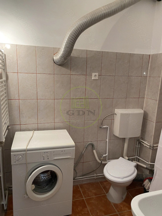 Garsonieră decomandată – Zona Centrală, utilată complet, taxe mici
