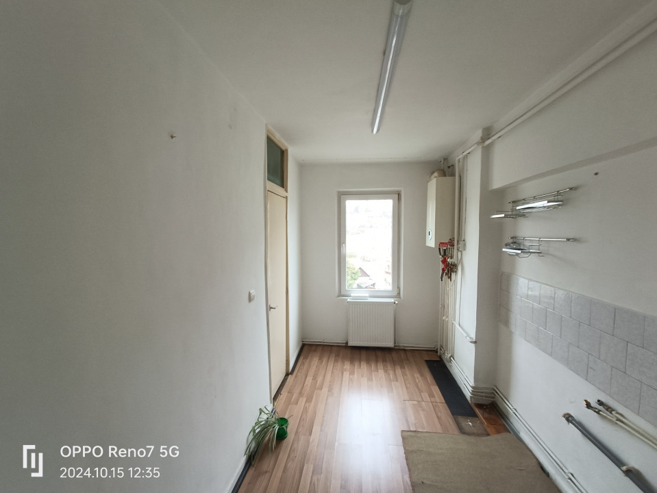 Apartament cu 2 camere de vânzare Reghin str. Libertăţii.