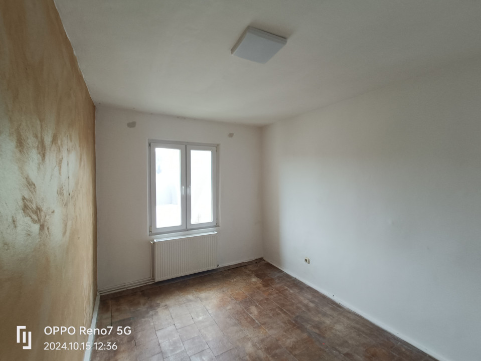 Apartament cu 2 camere de vânzare Reghin str. Libertăţii.