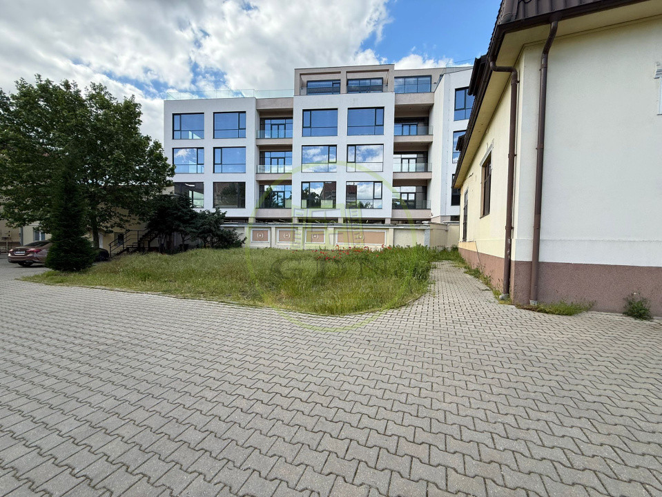 Casa, D+P+M, 435,16 mp, Centru, Zona KM 0