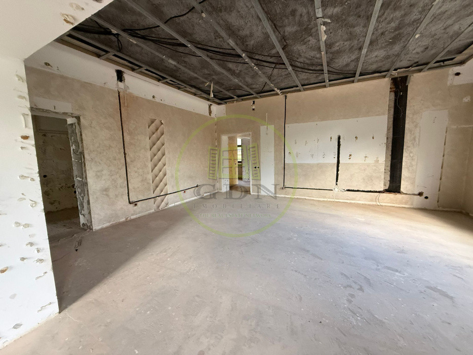 Casa, D+P+M, 435,16 mp, Centru, Zona KM 0