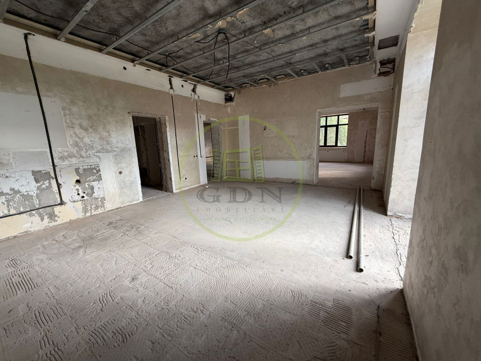 Casa, D+P+M, 435,16 mp, Centru, Zona KM 0