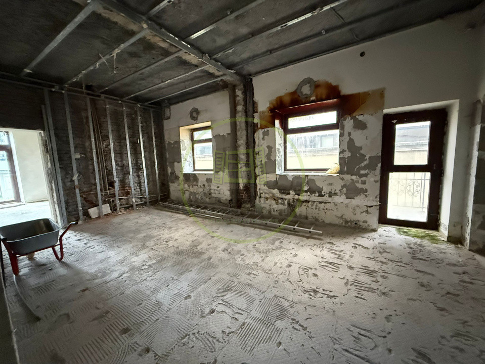 Casa, D+P+M, 435,16 mp, Centru, Zona KM 0