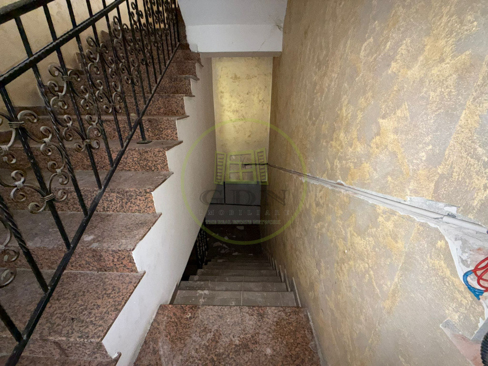 Casa, D+P+M, 435,16 mp, Centru, Zona KM 0