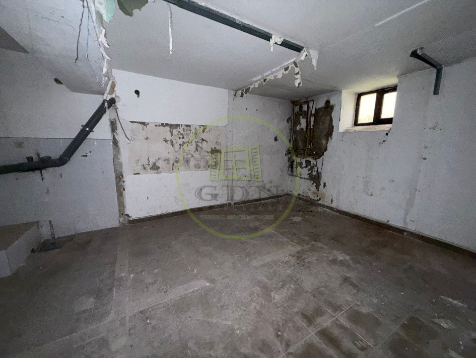 Casa, D+P+M, 435,16 mp, Centru, Zona KM 0