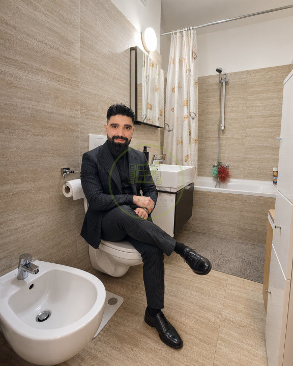Inchiriez apartament 2 camere de 64mp, bloc Nou, situat pe Colina Universității