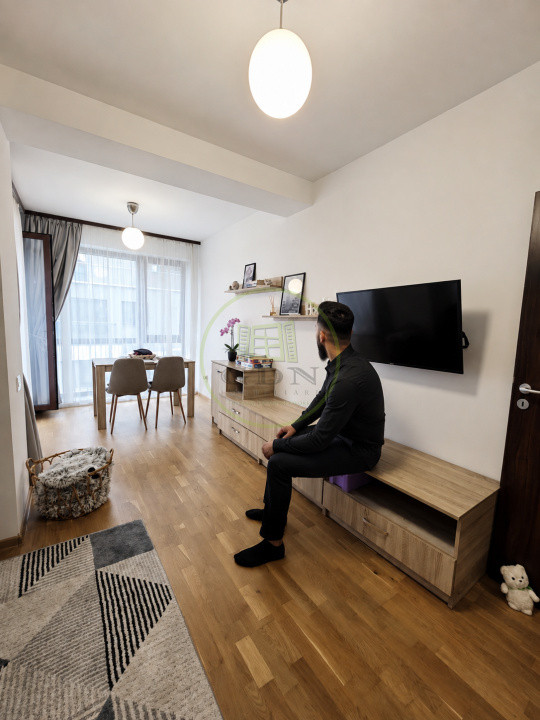Inchiriez apartament 2 camere de 64mp, bloc Nou, situat pe Colina Universității