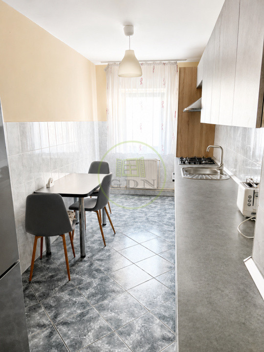 ÎNCHIRIERE APARTAMENT 3 camere pet friendly Astra Brașov cu loc de parcare