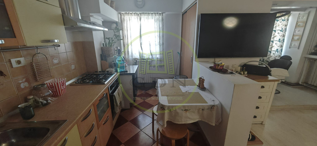 Apartament 3 camere, decomandat, 71 mp, Brazda, zona Liceul Titulescu