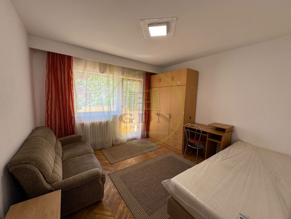 Oportunitate! Apart. cu 3 camere + garaj, Zorilor