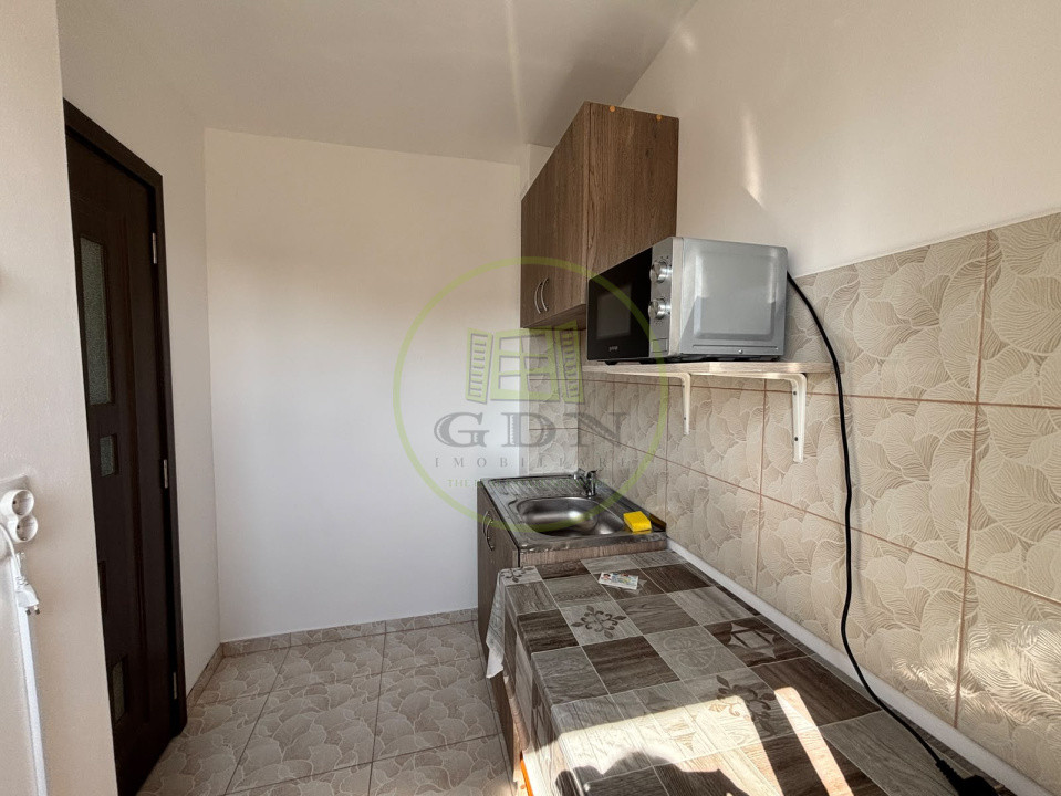 Garsoniera semidecomandata, 33 mp, cartier Lapus Arges, zona Mihai Eminescu