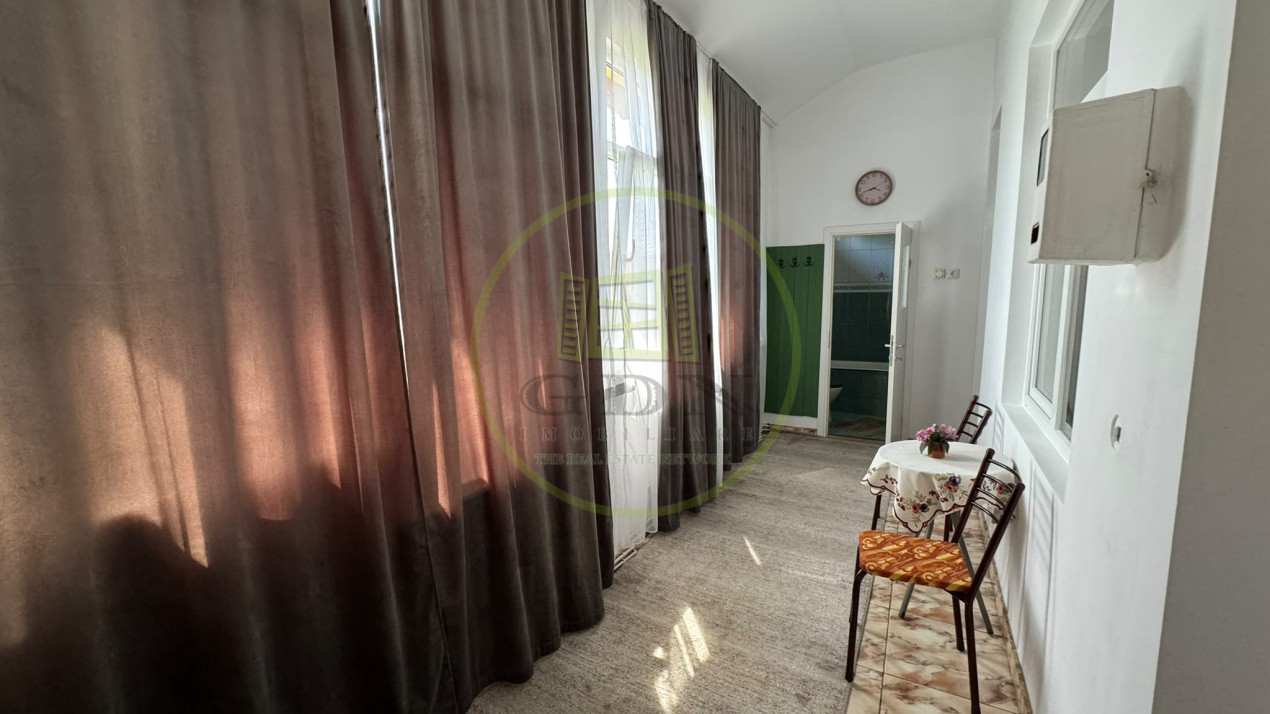 Închiriere apartament de 85 mp. la casă, str Roșiori
