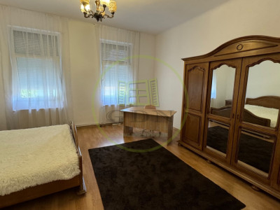 Închiriere apartament de 85 mp. la casă, str Roșiori