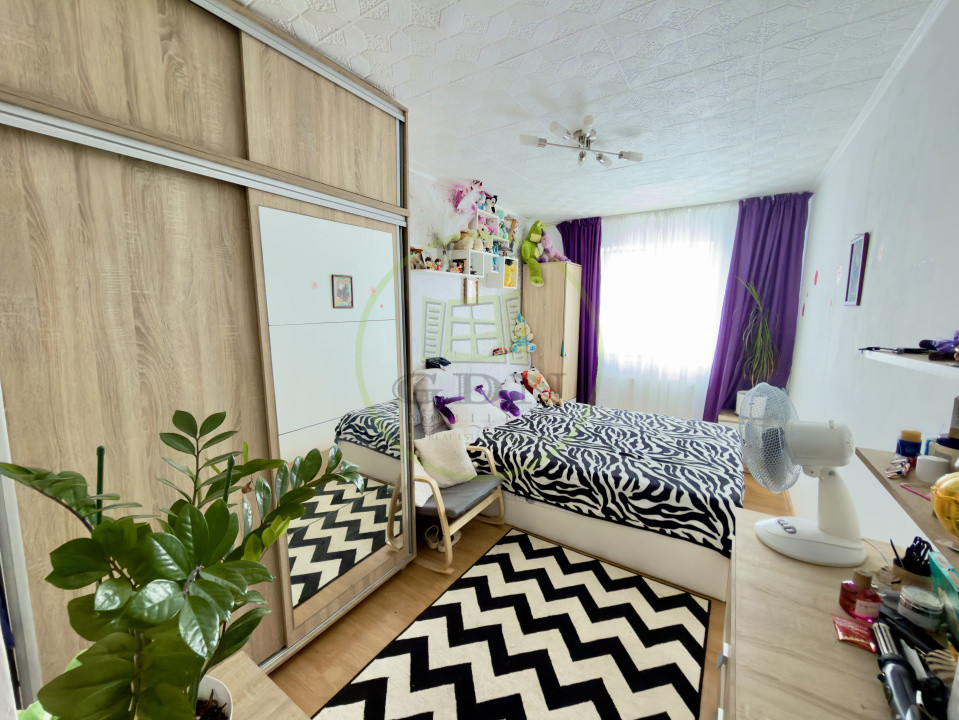 Apartament 4 camere, semidecomandat, cartier Craiovita Noua, zona Fortuna
