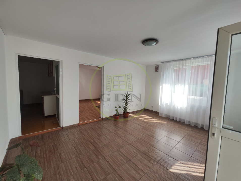 Casa 5 camere, teren 176 mp, Craiova, cartier Lascar Catargiu