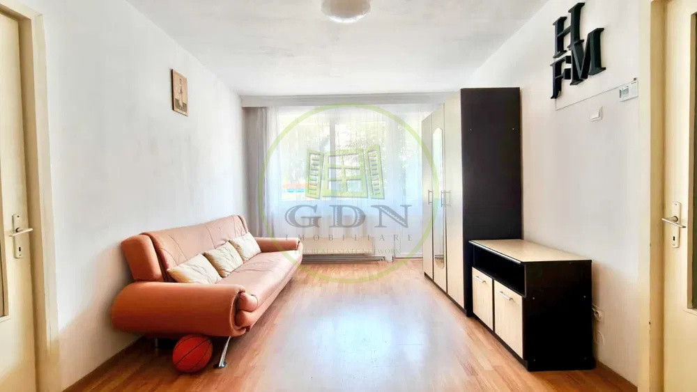 Apartament 2 camere cu balcon în fața copacilor – 46 m², etaj 1, construcție ’77