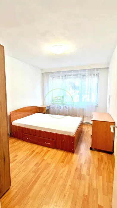 Apartament 2 camere cu balcon în fața copacilor – 46 m², etaj 1, construcție ’77