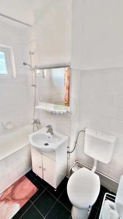 Apartament 2 camere cu balcon în fața copacilor – 46 m², etaj 1, construcție ’77