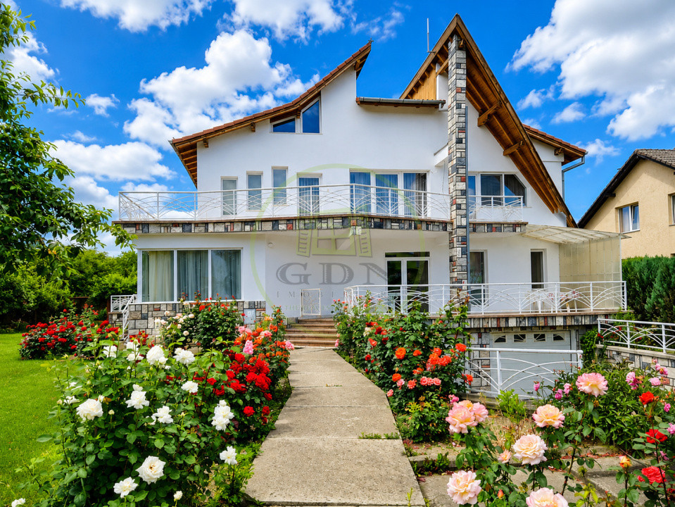 Vila de vanzare BRASOV - cartier Tractorul, la cateva minute de mall Coresi