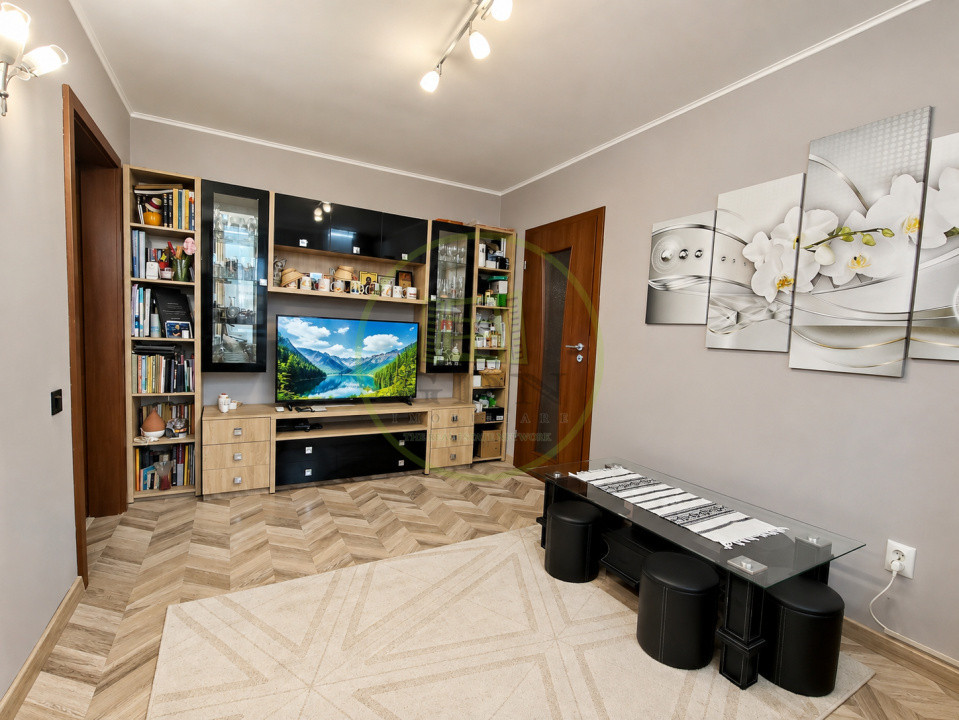 Vânzare apartament 3 camere Florilor Brașov