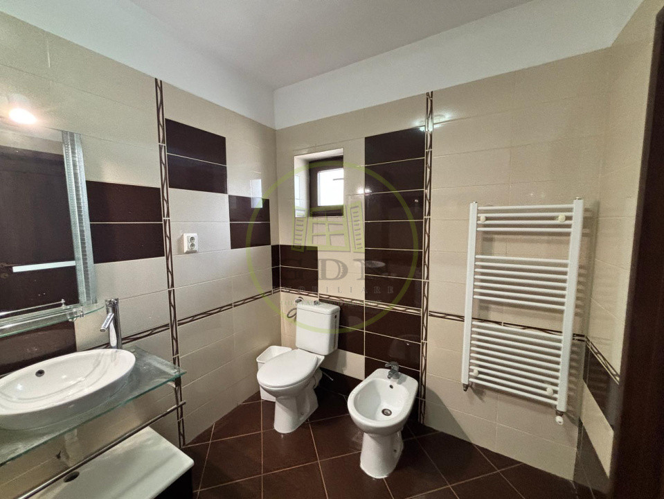 Casa P+1, 210 mp utili, 500 mp teren, Carcea, zona Ford
