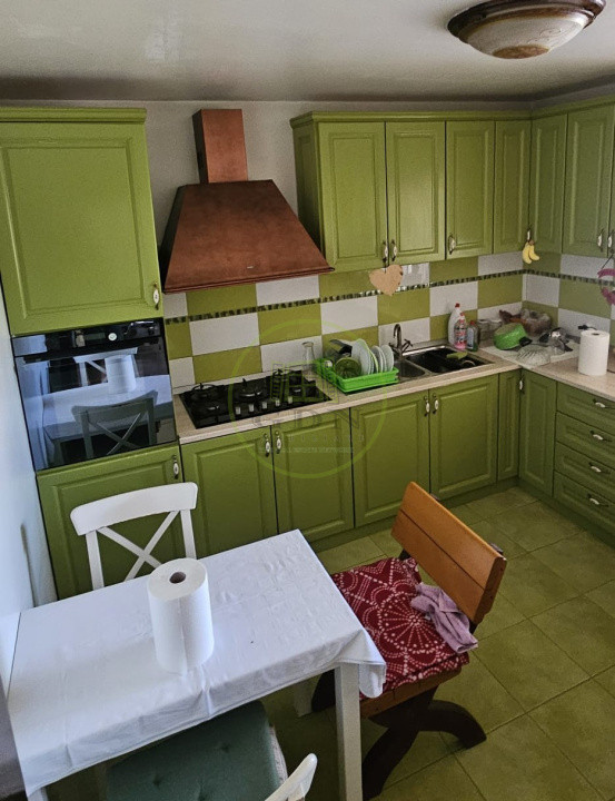 Casa 3 camere, teren 665 mp, Preajba, Malu Mare, zona Damila.