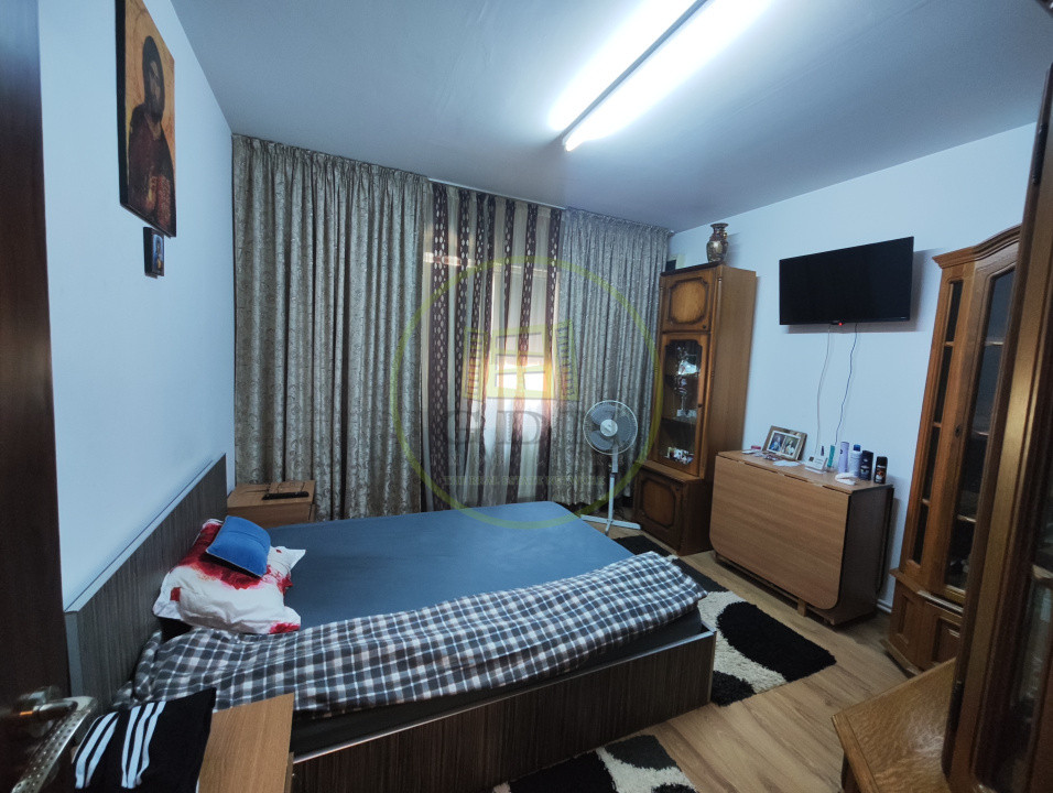Casa 5 camere, teren 233 mp, Craiova, cartier Brestei.
