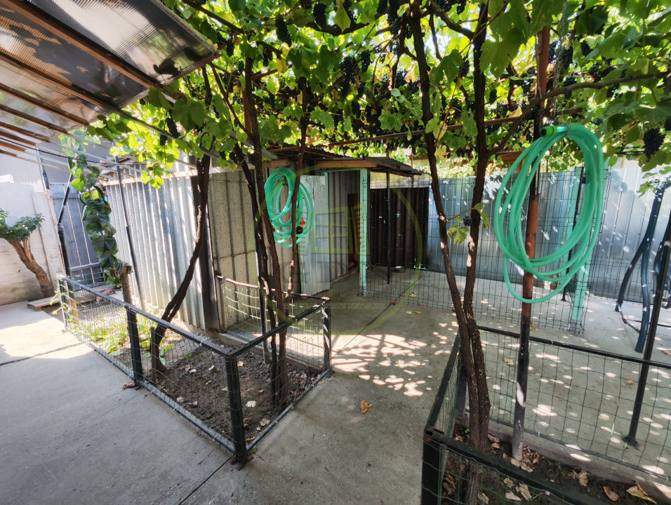 Casa 5 camere, teren 233 mp, Craiova, cartier Brestei.
