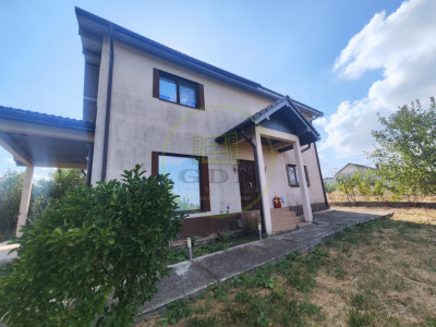 Casa 4 camere, teren 557 mp, Ghercesti, zona Spital Regional