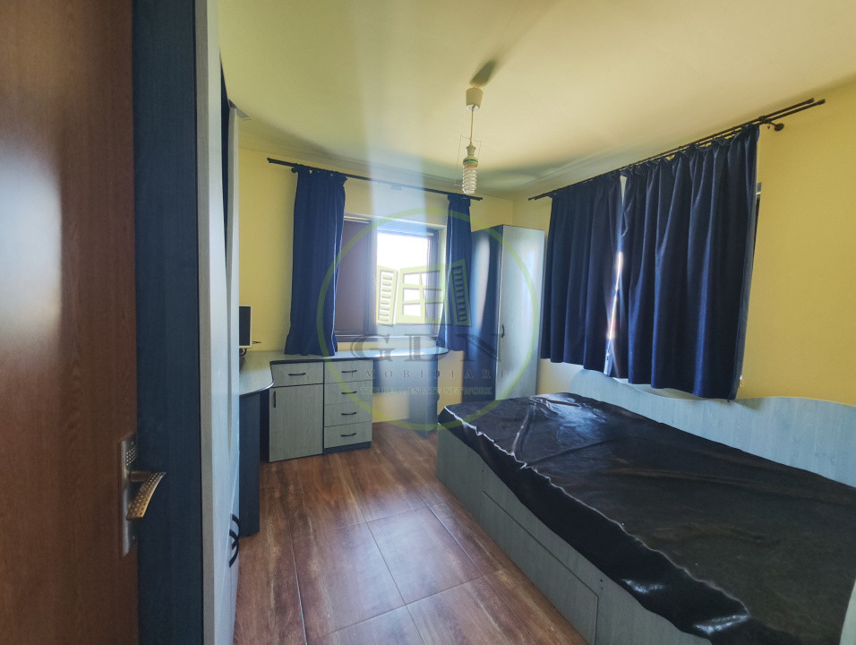 Casa 5 camere, teren 661 mp, Ghercesti, zona Centrala.