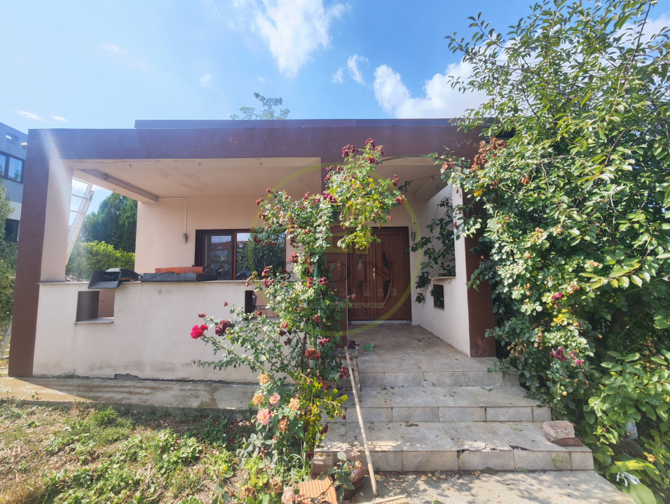 Casa 2 camere, teren 292 mp, Ghercesti, zona Spitalului Regional