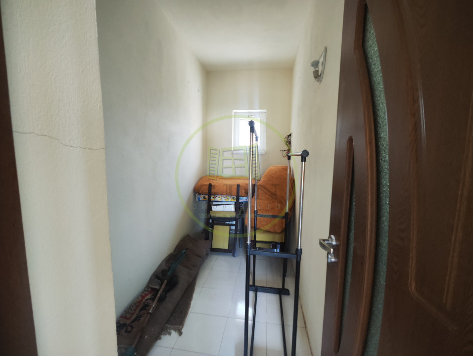 Casa 2 camere, teren 292 mp, Ghercesti, zona Spitalului Regional
