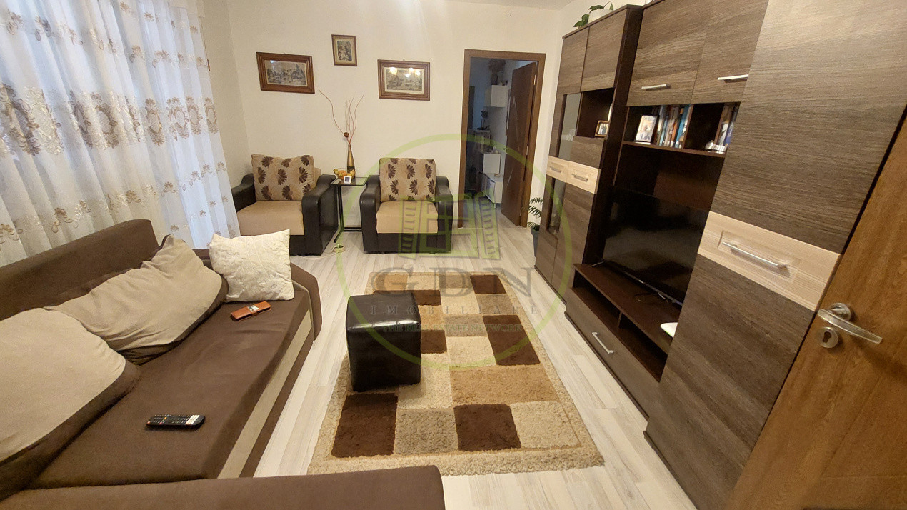 Apartament 3 camere semidecomandat, 68 mp, etajul 3, Valea Rosie, zona Scoala 42