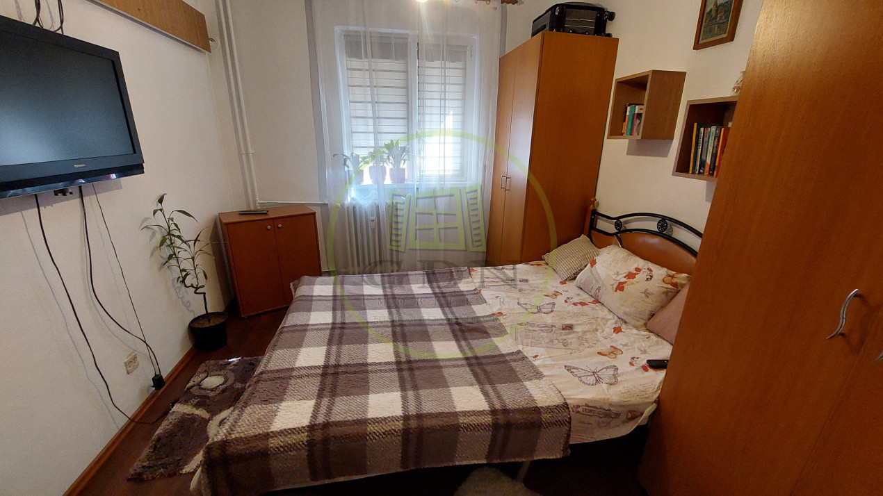 Apartament 3 camere semidecomandat, 68 mp, etajul 3, Valea Rosie, zona Scoala 42