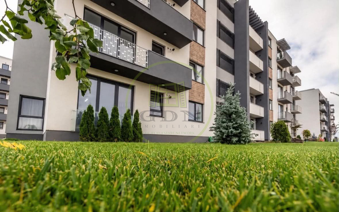 Vând apartament 3 camere TRACTORUL Brașov